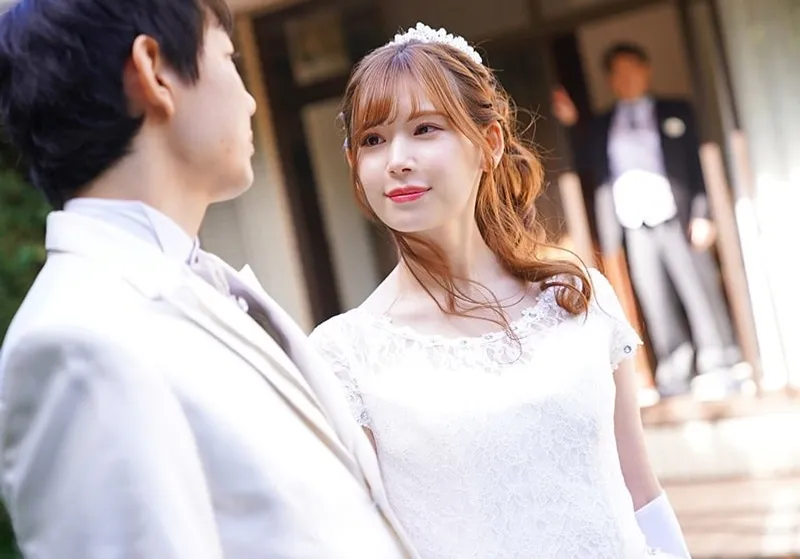 Bố chồng nện người tình của con trai ngay sau lễ cưới của con trai
